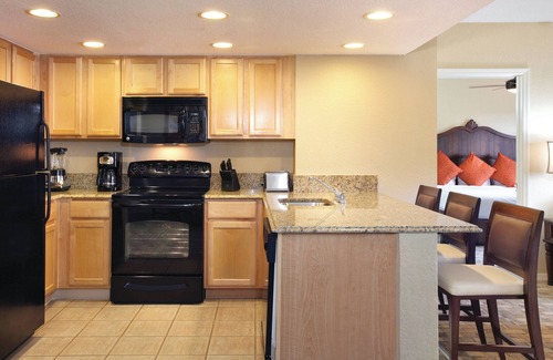 Survey Creek Hotel | Club Wyndham Palm-Aire