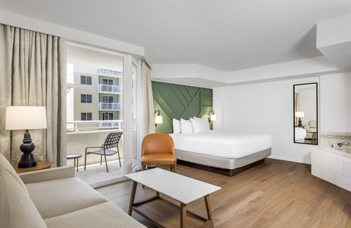 Pompano Beach Hotel | Club Wyndham Santa Barbara
