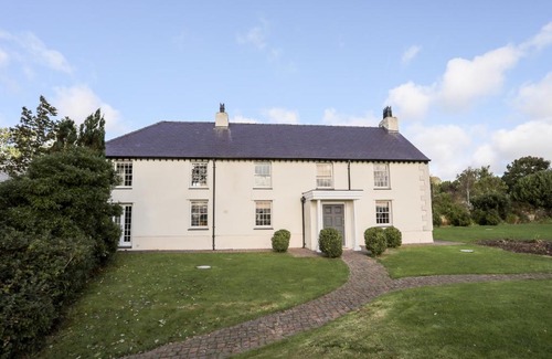 Newborough House | Clynnog House
