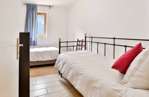 Les Eyzies Cabin | Cozy gite with its own garden in the center of the Dordogne