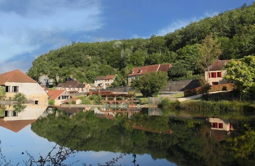 Les Eyzies Cabin | Cozy gite with its own garden in the center of the Dordogne