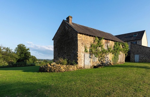 Le Grand-Bourg House | Co-Gîte à Condat - Splendid renovated farmhouse ideal for families!