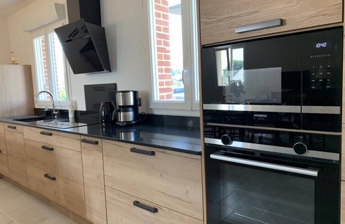 Neville House | Co'normandy - NEVILLE