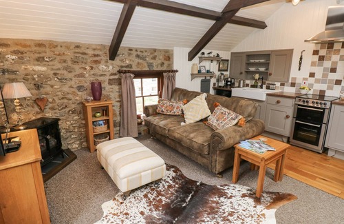 Haverfordwest Cottage | COACH HOUSE, pet friendly, character holiday cottage in Broad Haven