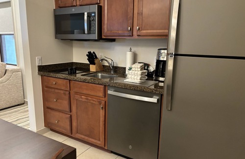 Palm Desert Condo | Coachella 1 Weekend, 1 BR Villa, Full Resort Access sleeps 4.