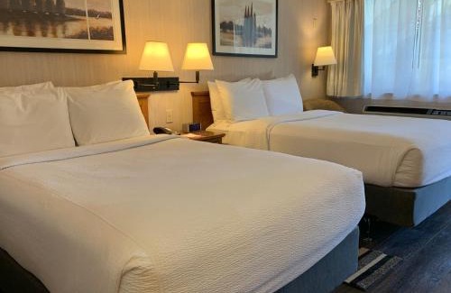 Oak Harbor Hotel | Coachman Inn Oak Harbor