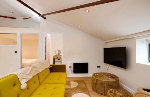 Southville Apartment | CoalShed Lofts - Groups -Exclusive Use