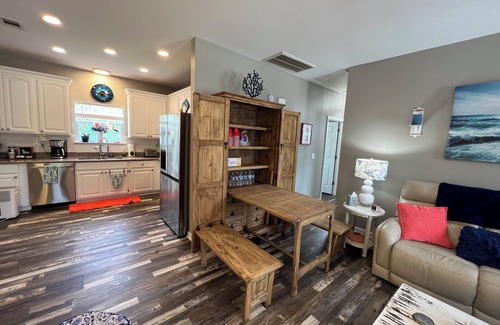 St. Martin House | Coast home on bayou. Clean, family-sized, and close to everything!
