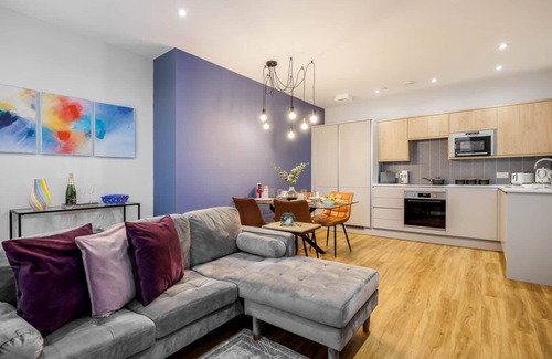 West Cliff Apartment | Coastal 1-Bed Apt w/Free Gym, Parking & Garden