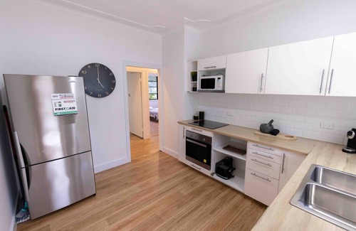 Bayview House | Coastal 3 Bedroom House With Private Oasis