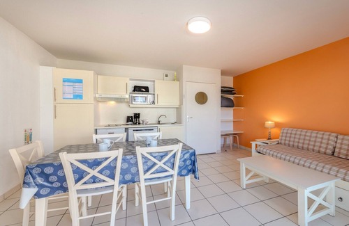 Plougonvelin House | Coastal apartment by the beach