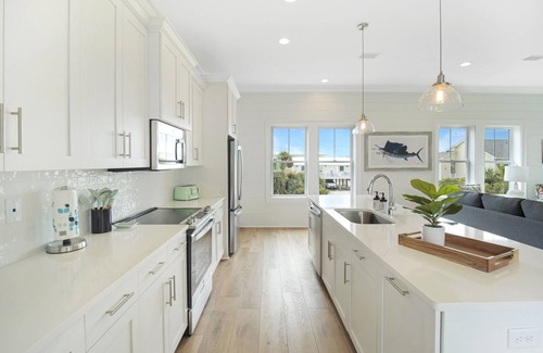 Gulf Shores Cottage | Coastal beach cottage steps away from the white sand beaches!
