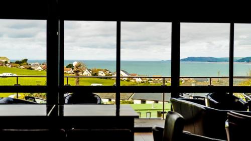 Borth Apartment | Coastal Bliss Charming Cottage near Borth beach