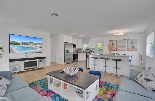 Pembroke Pines House | Coastal Breeze Retreat