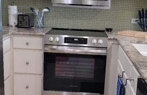 Port Aransas Condo | Coastal Calm | Split level condo with ocean views