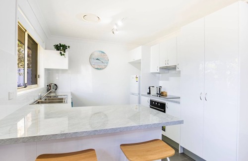 Culburra Beach House | Coastal Capers - Pet Friendly - 10 Mins Walk to Beach