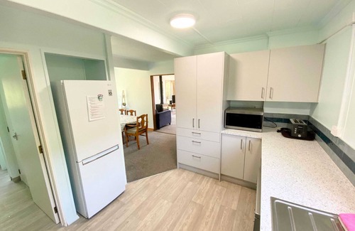 Patons Rock House | Coastal Charm - Ocean View in Patons Rock