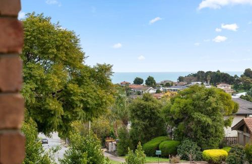 Hallett Cove House | Coastal Comfort 4BR Vacation Home in Hallett Cove