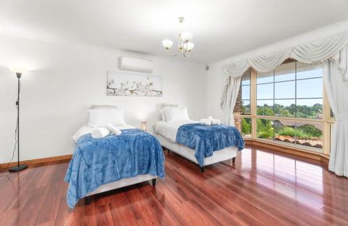 Hallett Cove House | Coastal Comfort 4BR Vacation Home in Hallett Cove