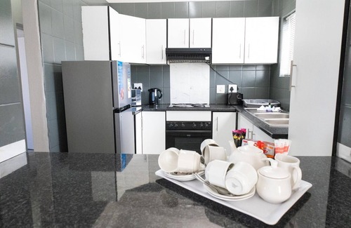 Margate Apartment | Coastal Comfort | Balcony | Pool | Sea Views