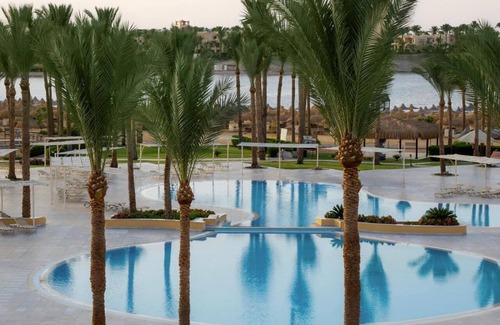 El Quseir Resort | Coastal Comfort for Families | 2 Rooms, Dining Options, Spa & Beachfront