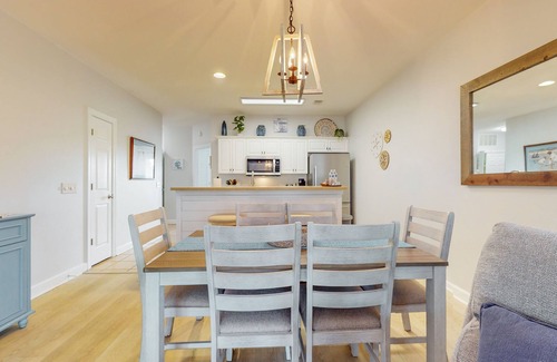 Sea Trail Condo | Coastal Condo with golf course view and shared pool access