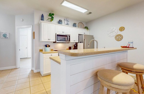Sea Trail Condo | Coastal Condo with golf course view and shared pool access