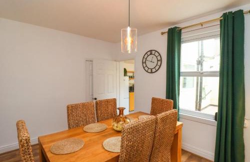 Loftus House | Coastal Cottage