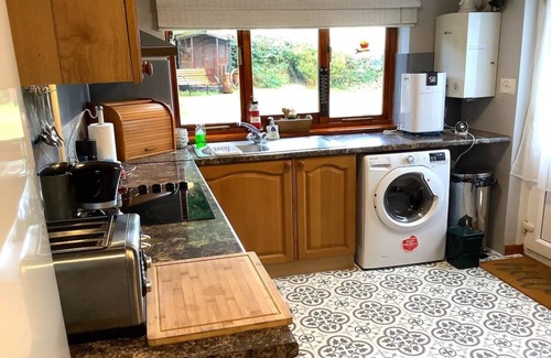 Goodwick Cottage | Coastal Cottage, 3BR,Wi-Fi, Parking, Enclosed Garden, Fishguard & Goodwick