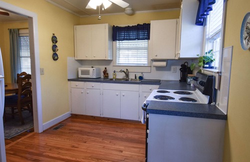 Georgetown House | Coastal Cottage, Close to CHS, Boaters Paradise