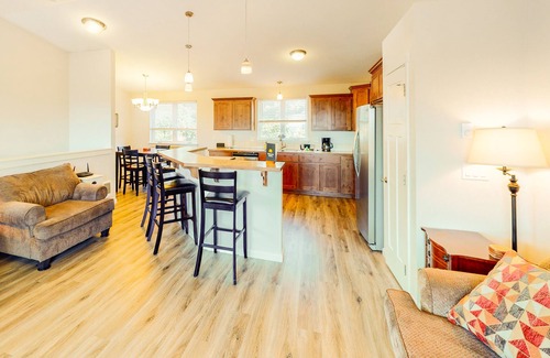 Gold Beach House | Coastal cottage with stunning ocean views & private gas grill - dogs welcome