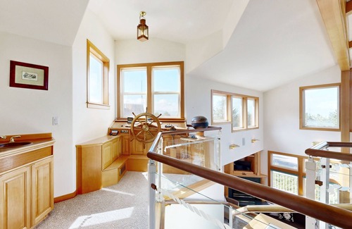 Rockaway Beach House | Coastal estate with private hot tub, enclosed yard, firepit, & game room