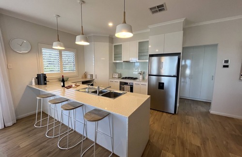 Christies Beach House | Coastal family retreat just metres from the beach!