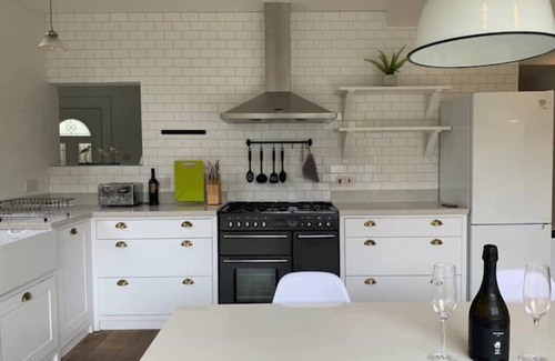Bournemouth House | Coastal family holiday home near stunning sandy beaches & River Stour in Dorset.