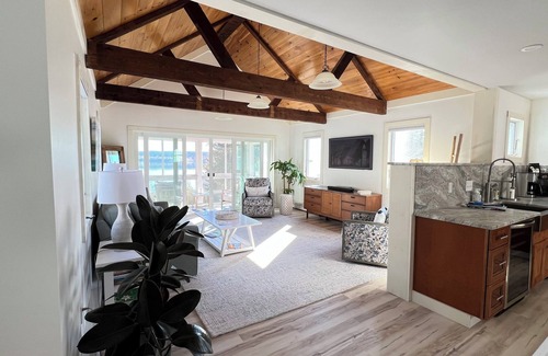 Blue Hill House | Coastal Getaway near Acadia 3BR/3BA with Ocean Views, Beach Access and Sleeps 6!