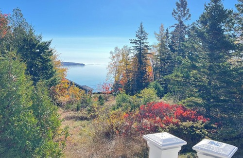 Blue Hill House | Coastal Getaway near Acadia 3BR/3BA with Ocean Views, Beach Access and Sleeps 6!