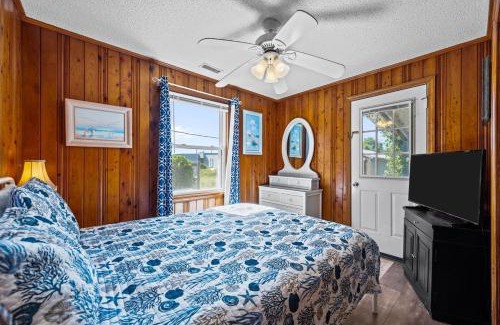 Surf City Apartment | Coastal Haven Cottage- Beach, Shopping, Fun
