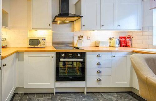 Hele House | Coastal Haven in Ilfracombe by STAE-Homes