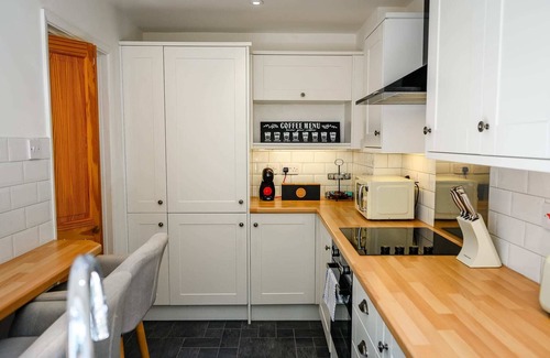 Hele House | Coastal Haven in Ilfracombe by STAE-Homes