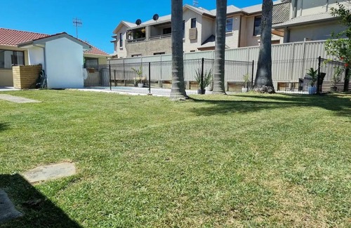 Long Jetty House | Coastal Haven: Spacious 3 Bedroom Home, Long Jetty