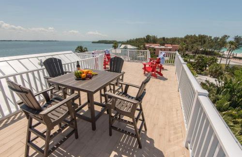 Bradenton Beach House | Coastal Horizons