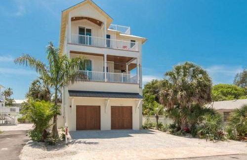 Bradenton Beach House | Coastal Horizons