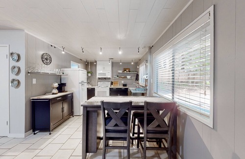 Gualala House | Coastal house near trails, beaches, & dining with firepit - dog-friendly