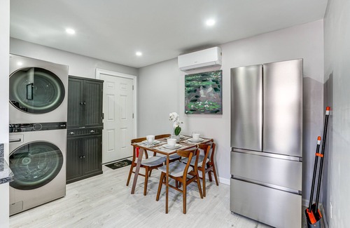 Lynn House | Coastal Lynn Escape w/Fireplace: 3 Mi to Beaches