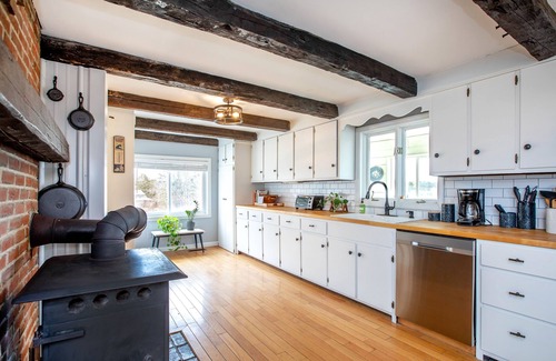 Wiscasset Other | Coastal Maine Cozy Farmhouse for Family Vacations & Wedding Ceremonies