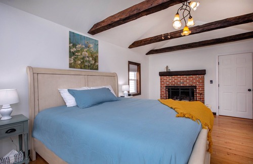 Wiscasset Other | Coastal Maine Cozy Farmhouse for Family Vacations & Wedding Ceremonies