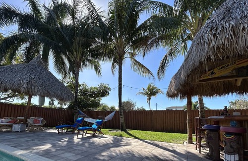 Totterdale House | Coastal modern house in prime Lake Ida close to Beach and Avenue!