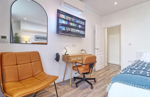 Walton on the Naze Apartment | Coastal Nest - Premium flat,3 Minutes to the Beach