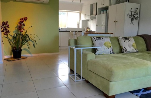 Kingston Park Apartment | Coastal Nomad BnB