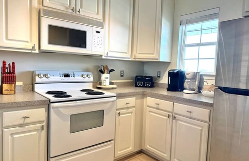 Rehoboth Beach Condo | Coastal Oasis - Cozy 2BR Condo in Rehoboth Beach